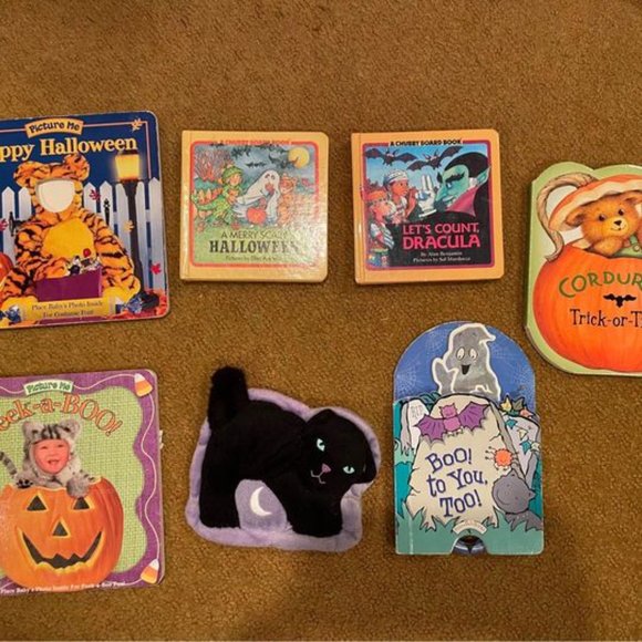 Halloween Book Board Lot - Picture 2 of 2